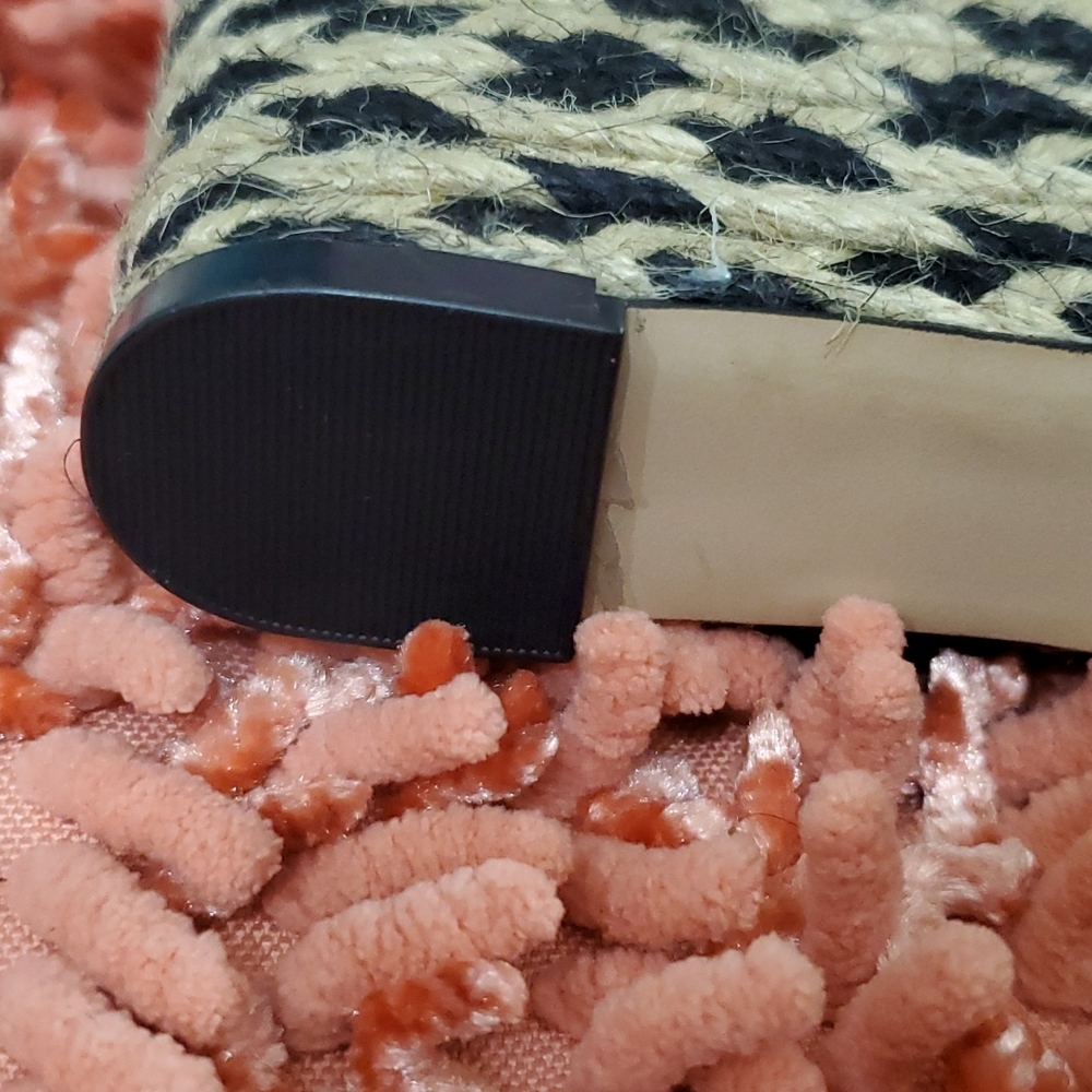 Shoes - Picture 4 of 6